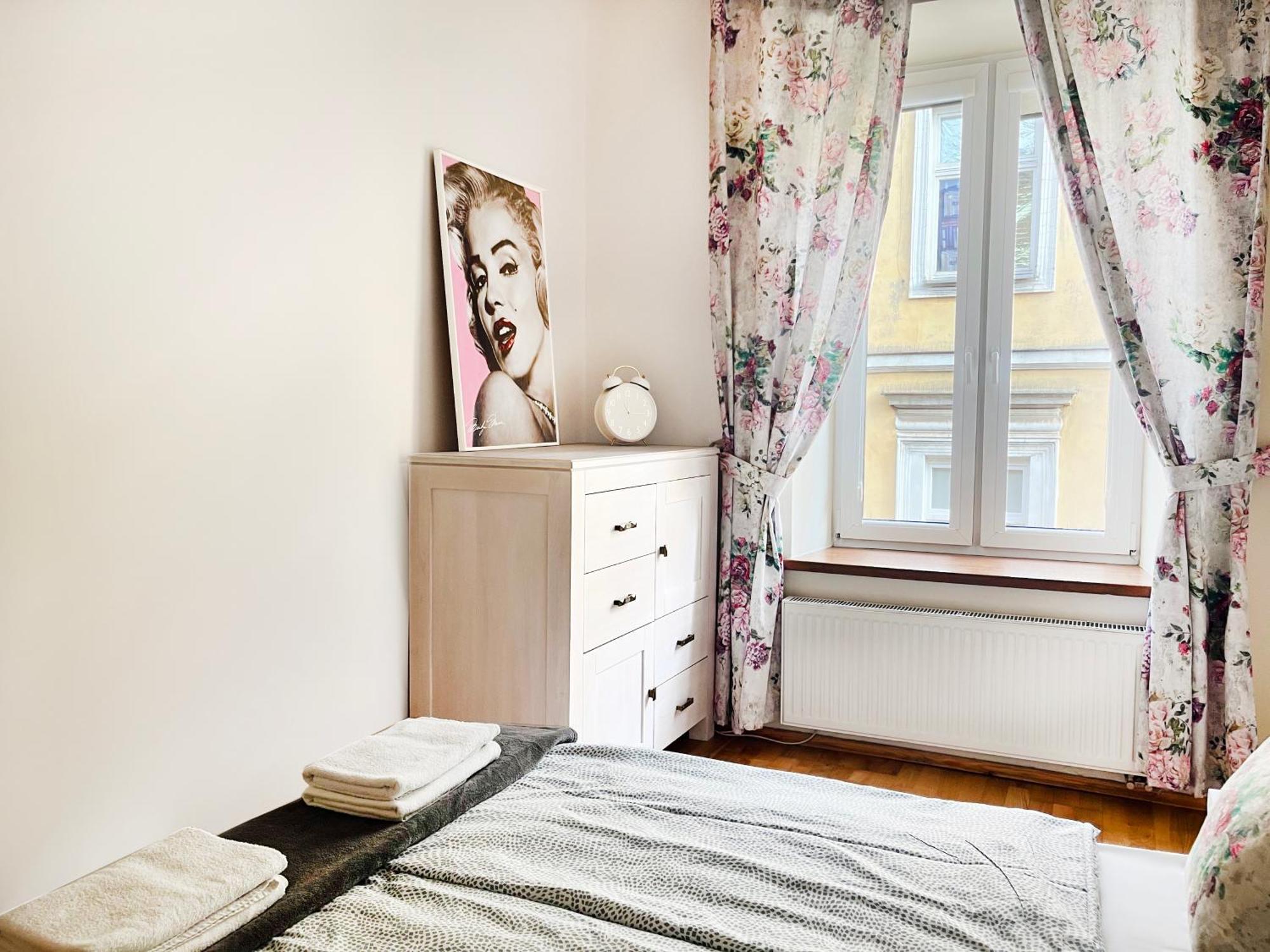 2-Room Apartment With Kitchen, Heart Of Cracow Old Town Cracovie Extérieur photo